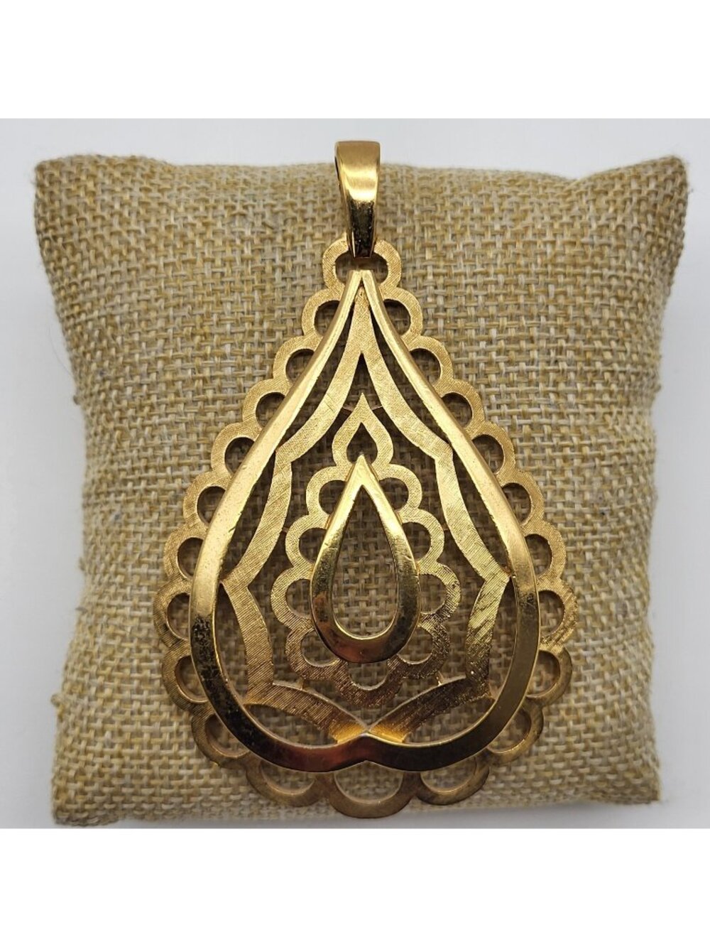 Vintage Necklace Trifari Pendant Teardrop Scroll Goldtone Pear Bold Large